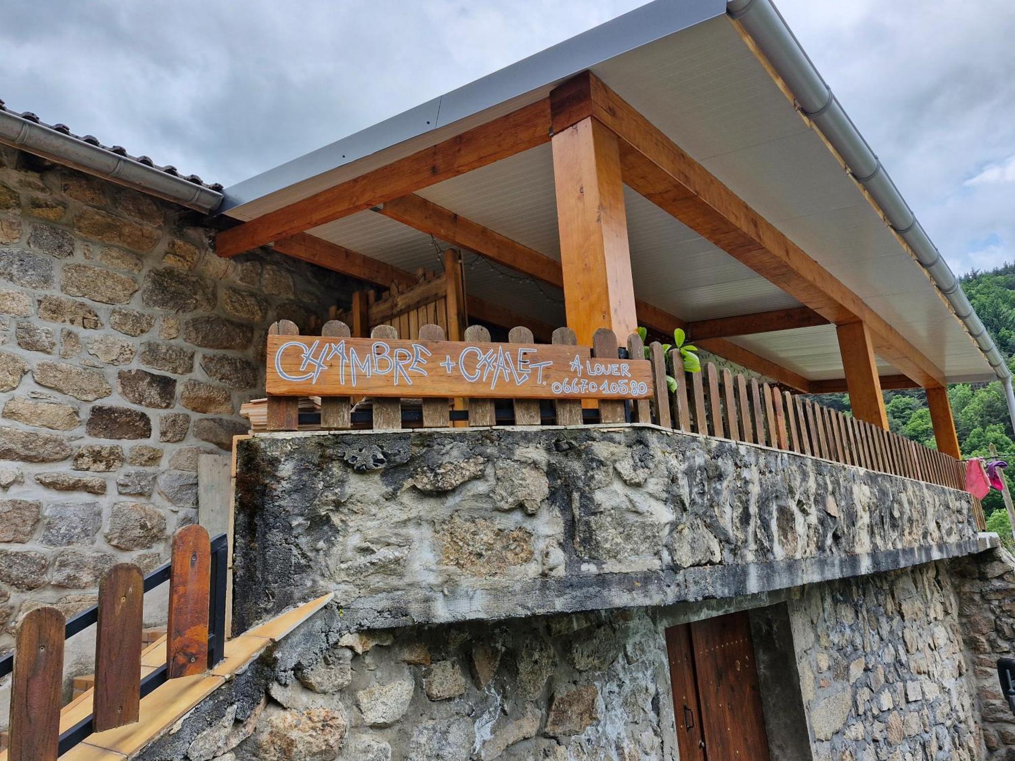 La Maison Des Lucioles Saint-Julien-Boutieres Bagian luar foto